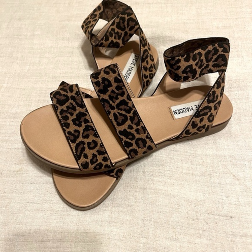 Steve Madden Cheetah Print Sandals Size 7